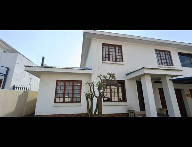 3 BEDROOM TOWNHOUSE FOR SALE IN REYNO RIDGE